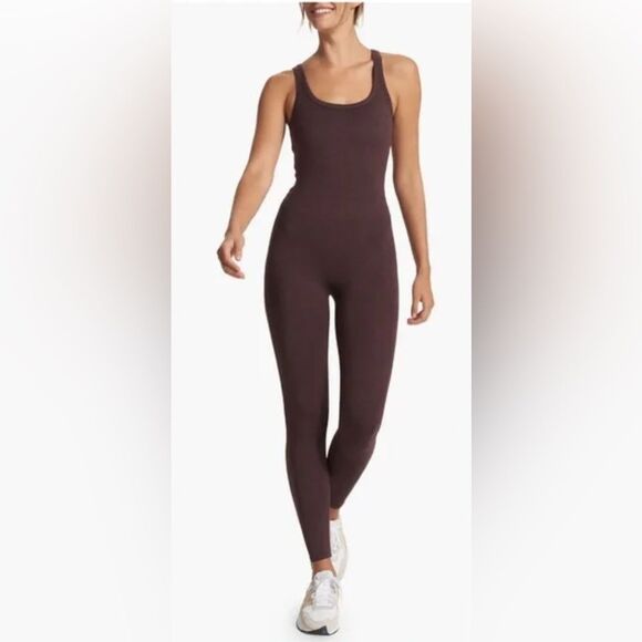 NWOT Vuori Hslo Essential Jumpsuit  Color is Mahogany Heather / dark brown - Picture 1 of 4